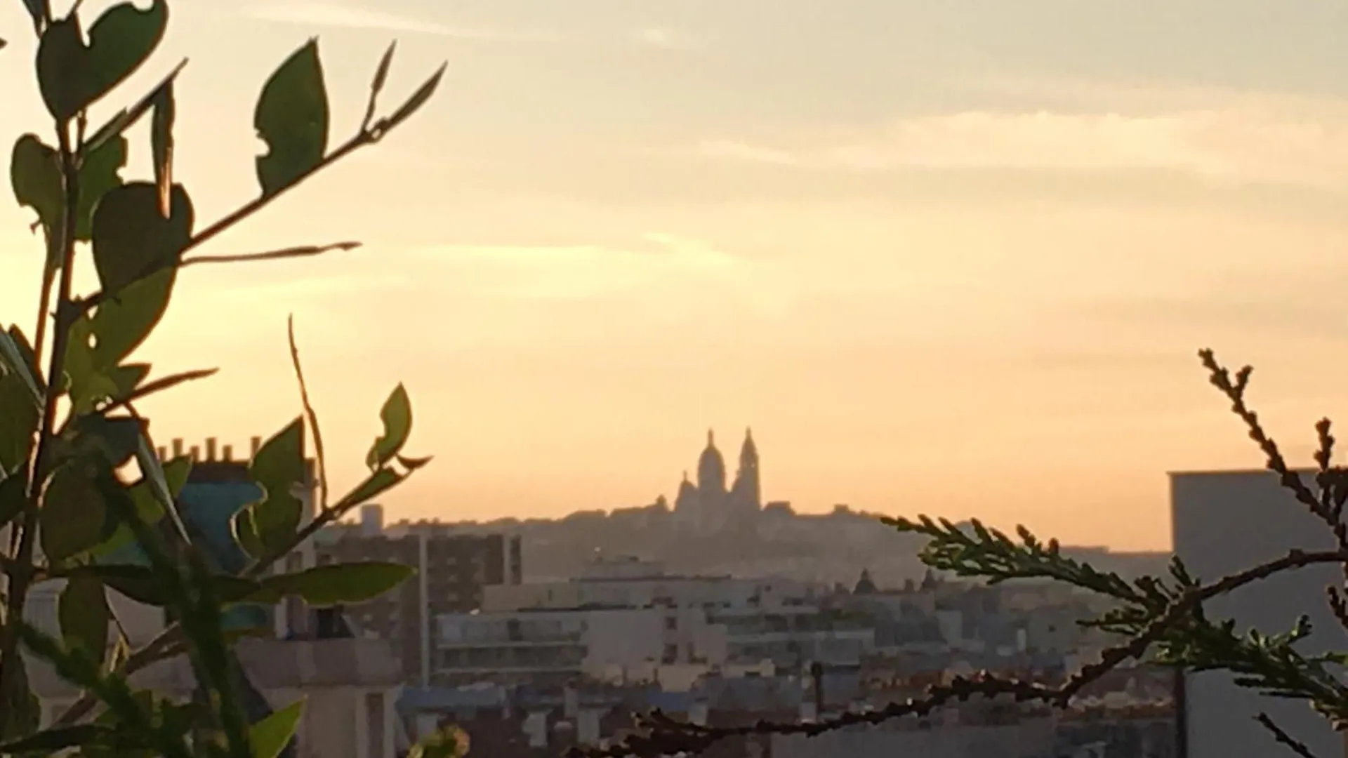 Appartement Spacieux A Paris Avec Terrasse Panoramique De 110 M² 0*,  France